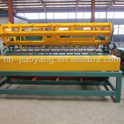 Wire mesh making machine