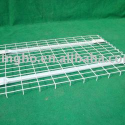 Wire mesh panel for pallet rack