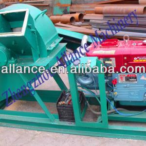 wood sawdust making machine driven by diesel engine