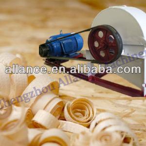 Wood shaving machine for horse animal beds