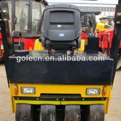 YTO 3 ton tire combined hydraulic vibratory road roller LTC203P with rear 4-pic smooth driving tires