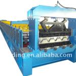 Floor decking roll forming machine