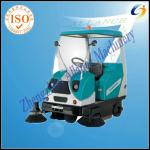 Semi-closed floor cleaning machines