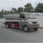 Dongfeng mini water sprinkler truck1.76 cbm - gasoline fuel