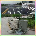 Self-propelled thermoplastic road marking machine