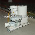 Self-propelled Structural type two component road marking machine