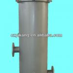 Industrial cartridge filter housing for pre-filtration system
