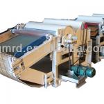 Waste clothes recycling machine