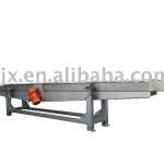vibrating conveyor for rubber processing